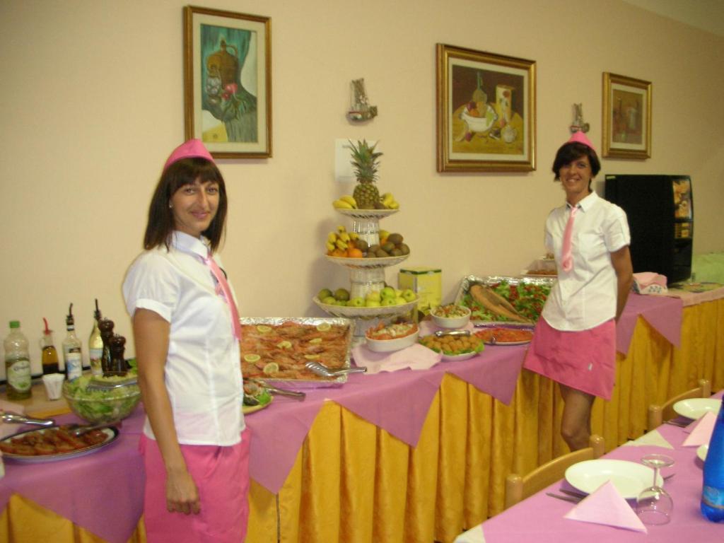 Hotel Leda Rimini Buitenkant foto
