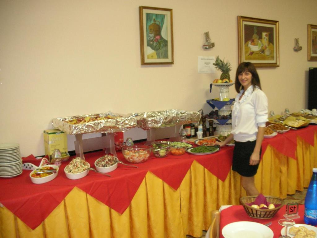 Hotel Leda Rimini Buitenkant foto