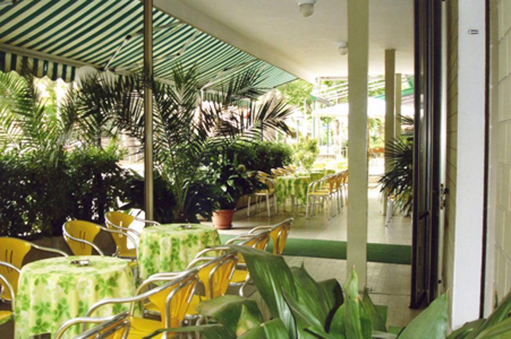 Hotel Leda Rimini Buitenkant foto