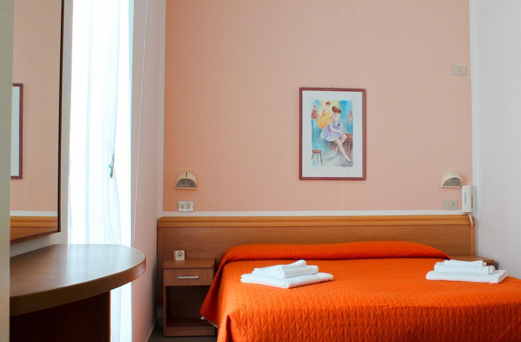 Hotel Leda Rimini Kamer foto