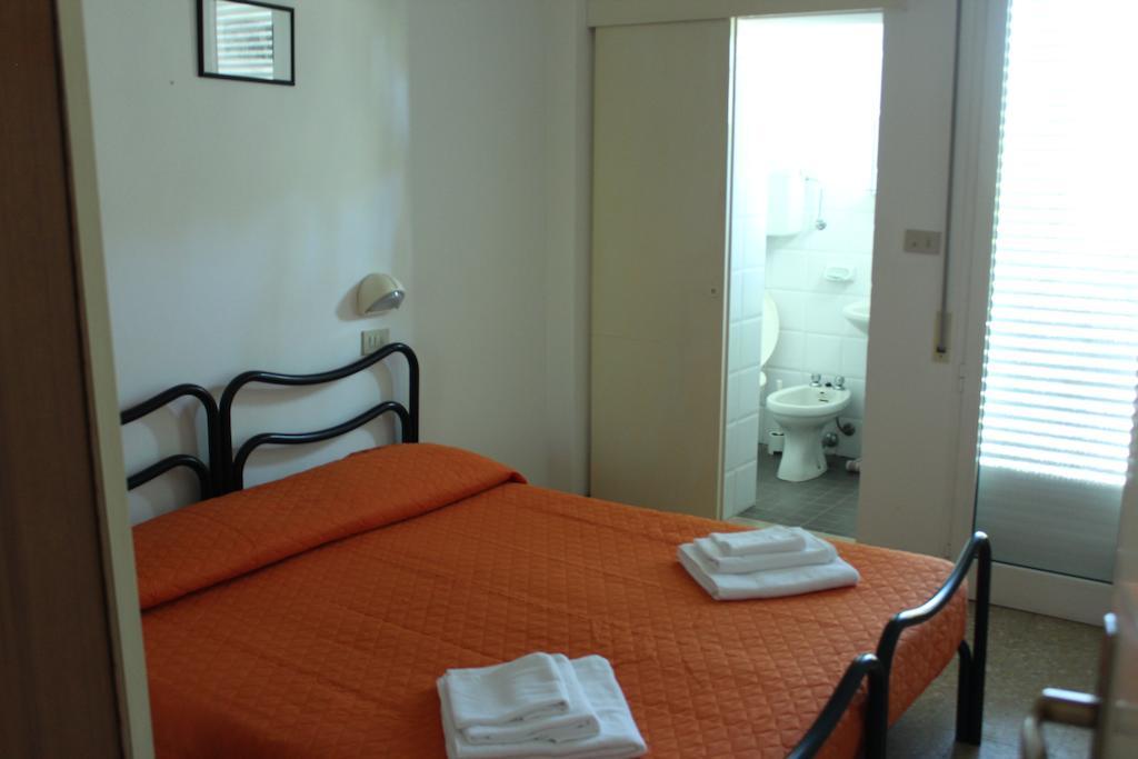 Hotel Leda Rimini Buitenkant foto